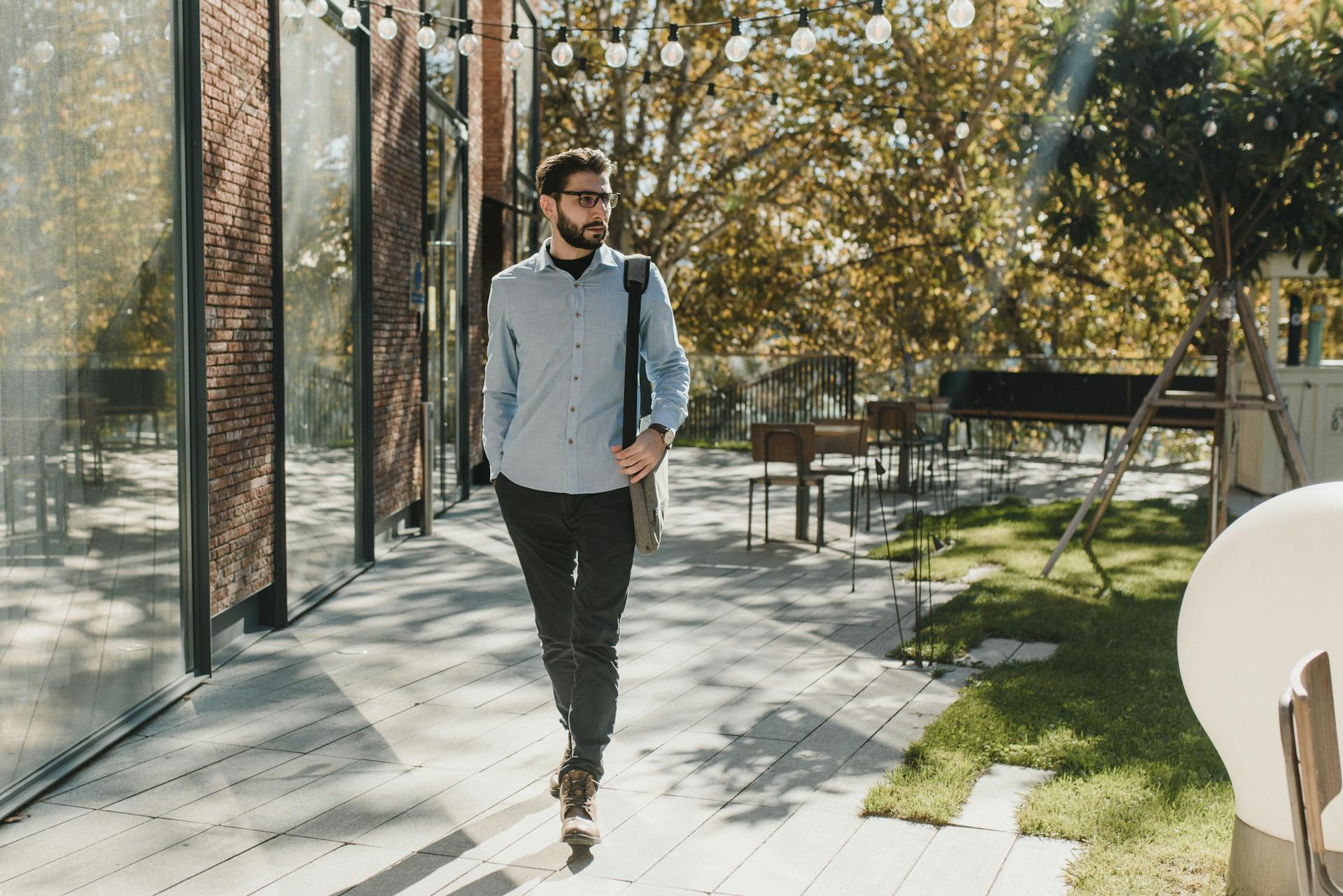 Personas realizando actividad física al aire libre